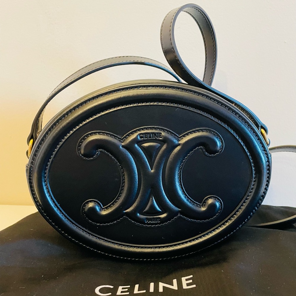 Celine Oval Black Bag Cuir Triomphe In Smooth Calfskin - Picture 1 of 6